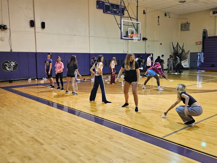 pe students having fun in gym