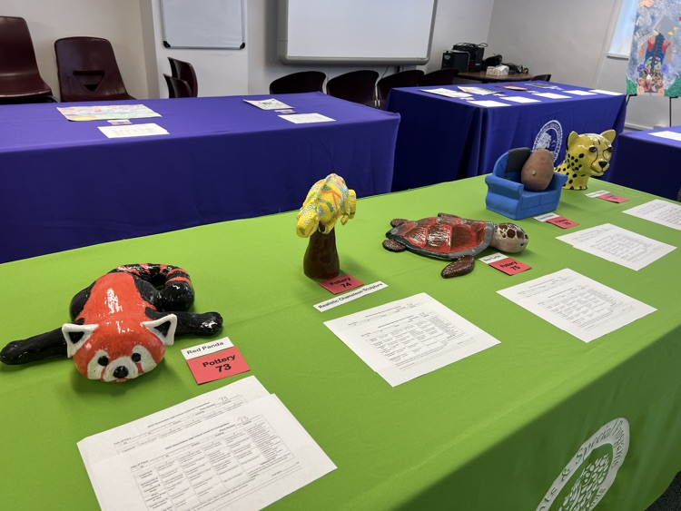 student art show in district office 