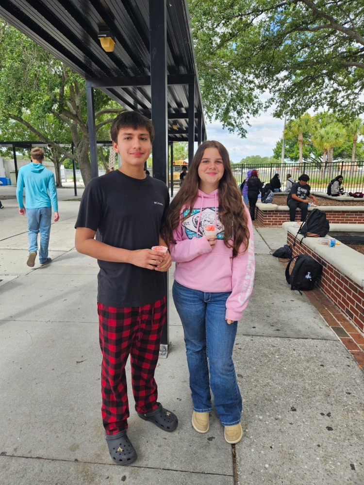 students with snowcones