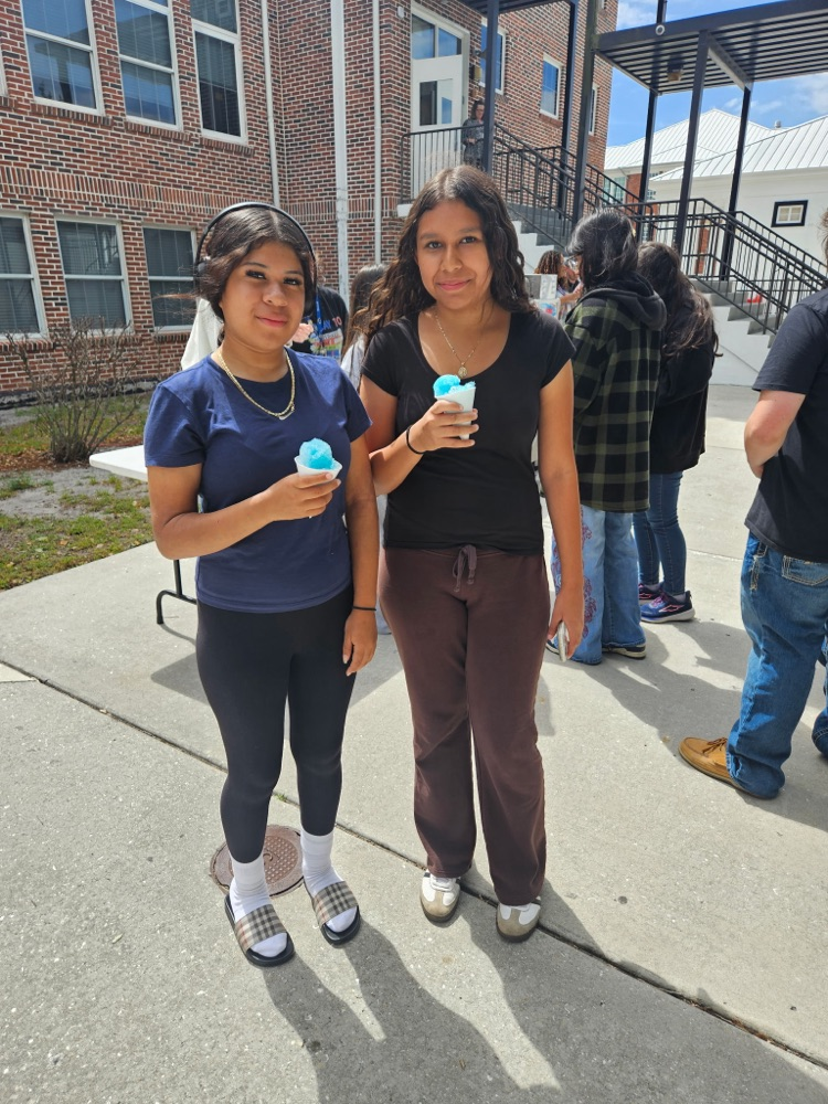 students with snowcones