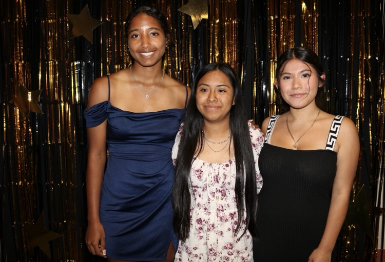 three girls at banquet 