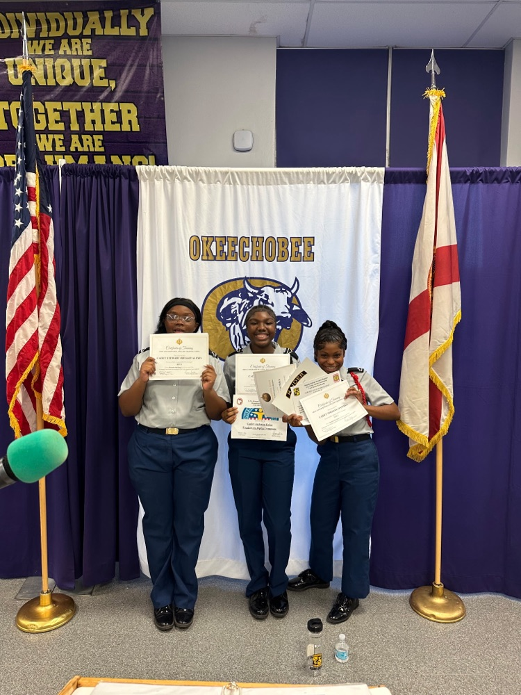 students at jrotc awards