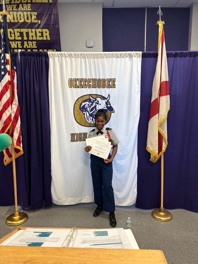 students at jrotc awards
