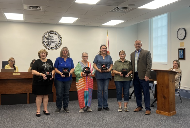 school board meeting 