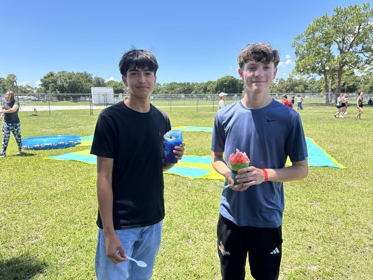 two students with Kona ice