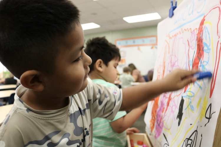 students painting 