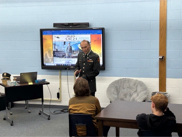 Bob Ford visiting with juniors