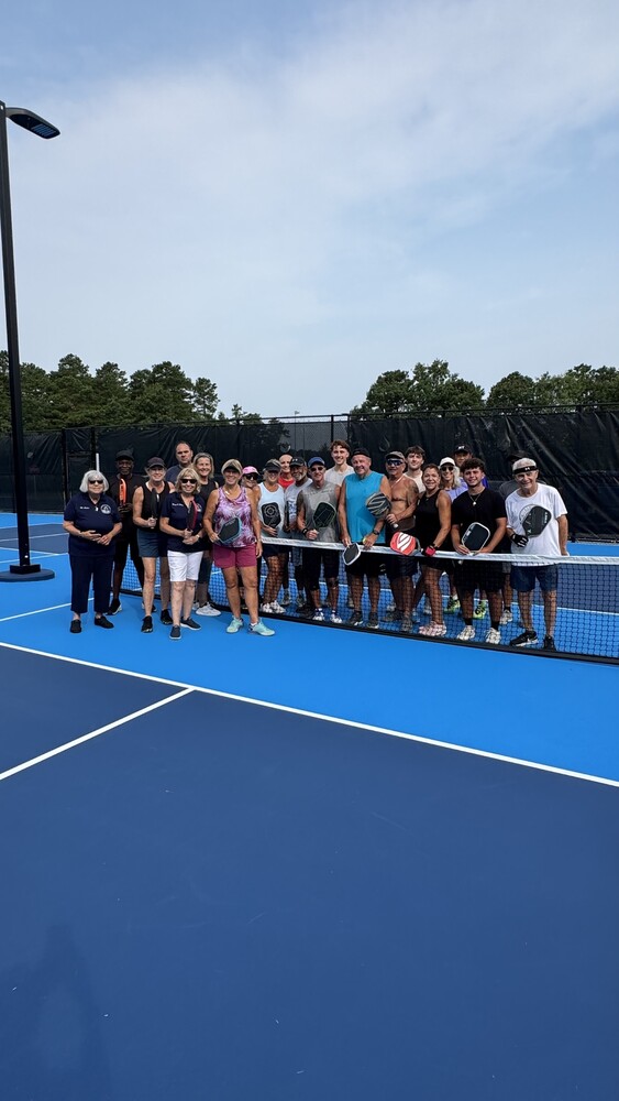 Pickleball is officially underway at Mannino Park! Mayor Walker and Council President Mary Sohor stopped by this morning to celebrate this exciting addition to our community.
