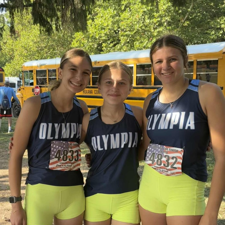Left to right: Mira Kistner, Natalie Petri, Leah Brammeier