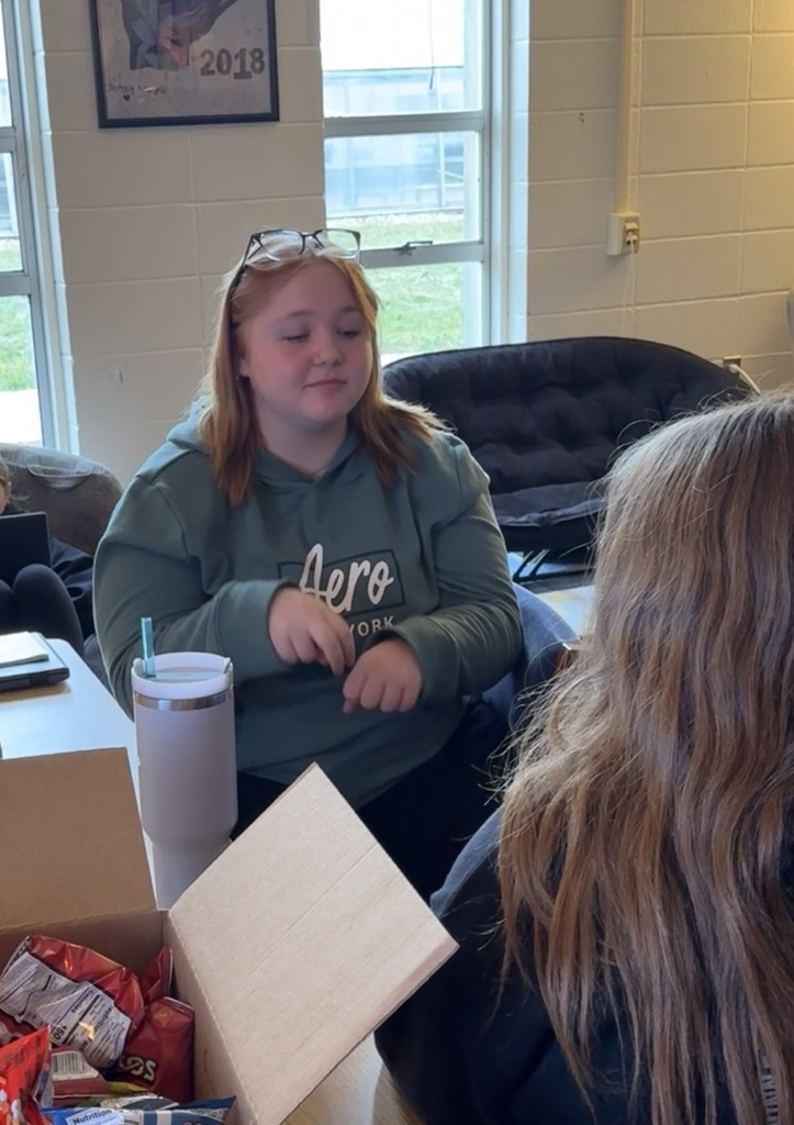 Signing about Thanksgiving