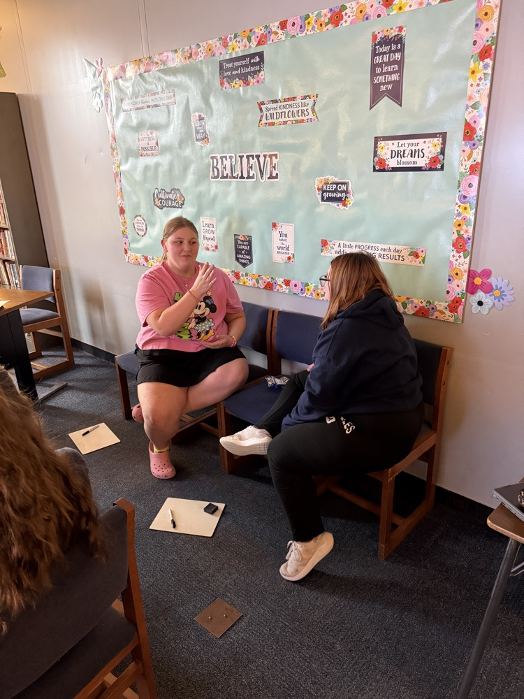 Signing about Thanksgiving