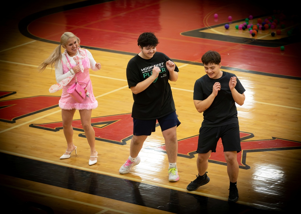 Homecoming Wednesday Photo Drop 2026
