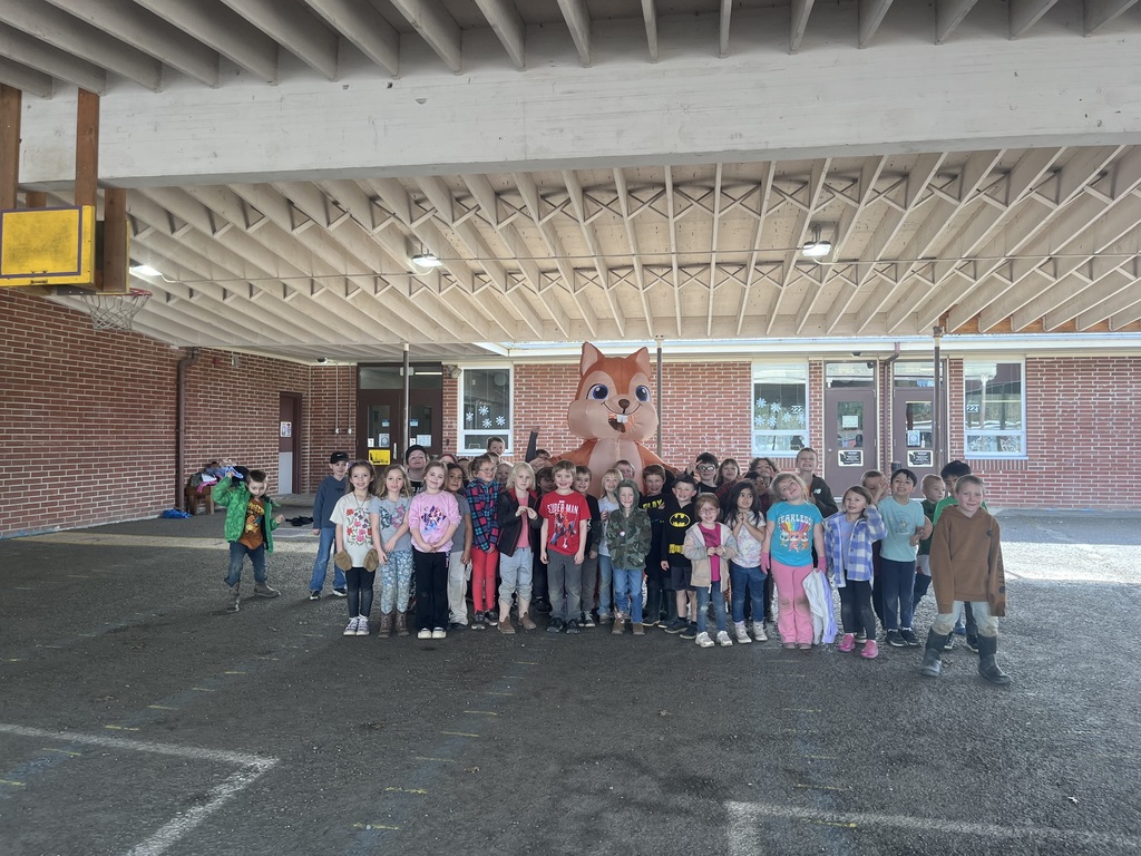 Kinders and the winner Squirrel