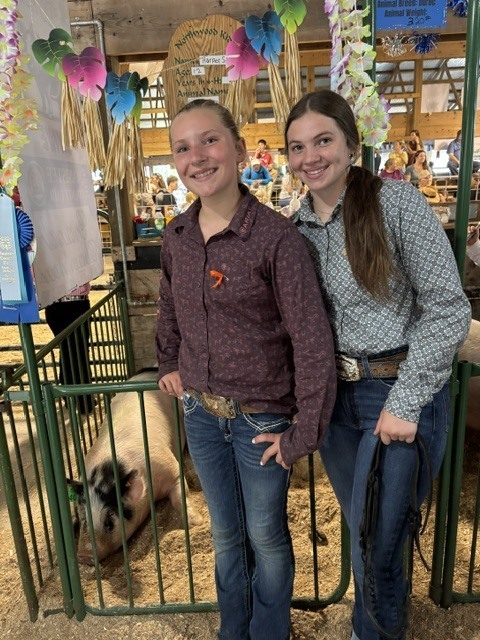 Sisters Harper Solowiej (left) and Ellie Edmondson (right) showed at this year's 4-H fair!