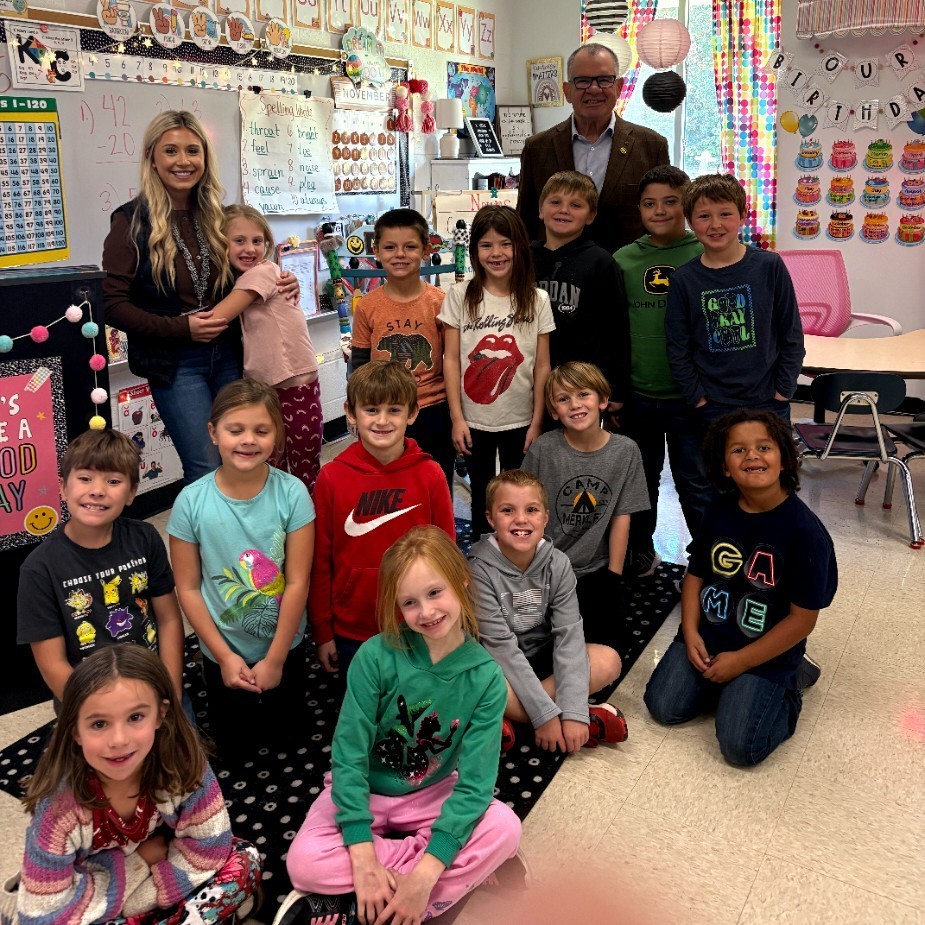Senator Burger with the second grade class 