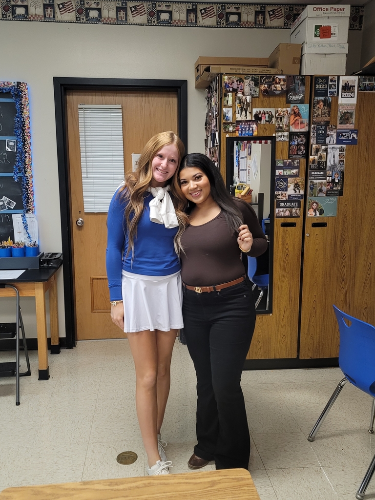 Country vs. county club, Kolie and Adriana