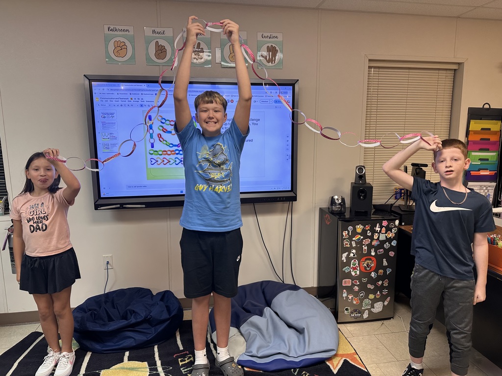 Students making chain