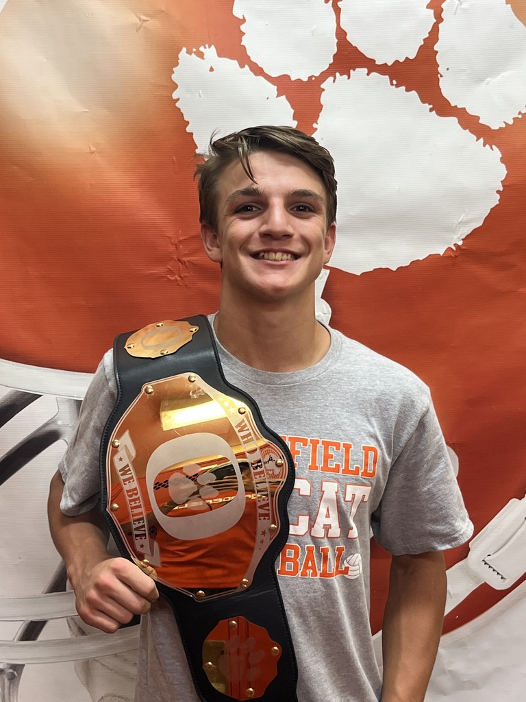 8th grade defensive player Landon Agerton