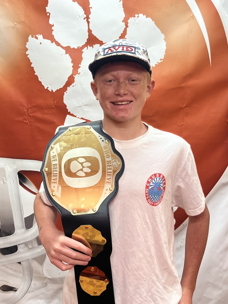 7th grade offensive player of the week Reagan Dearing