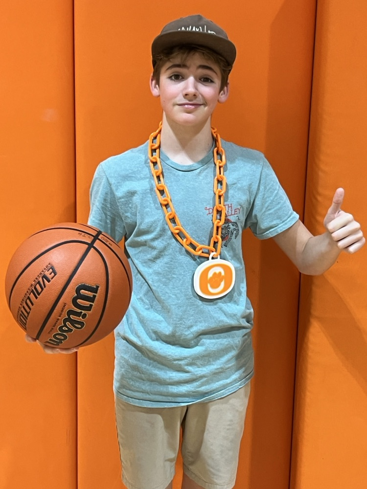 8th A hustle chain-Larsen Richard