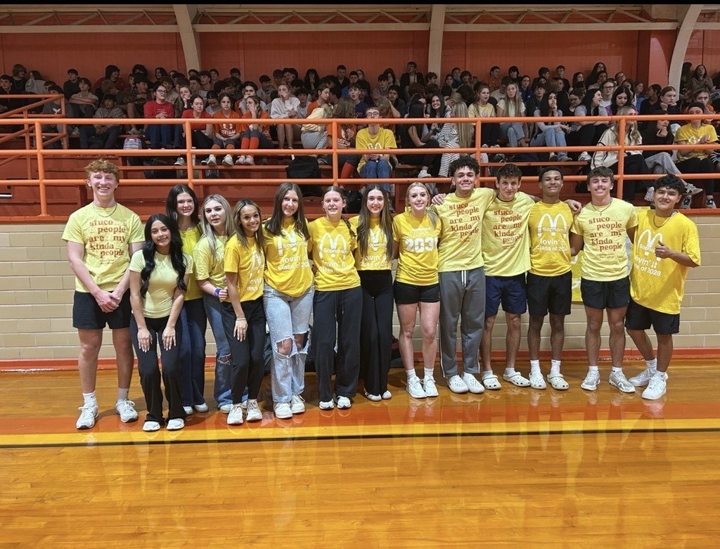 sophomore participants in yellow shirts