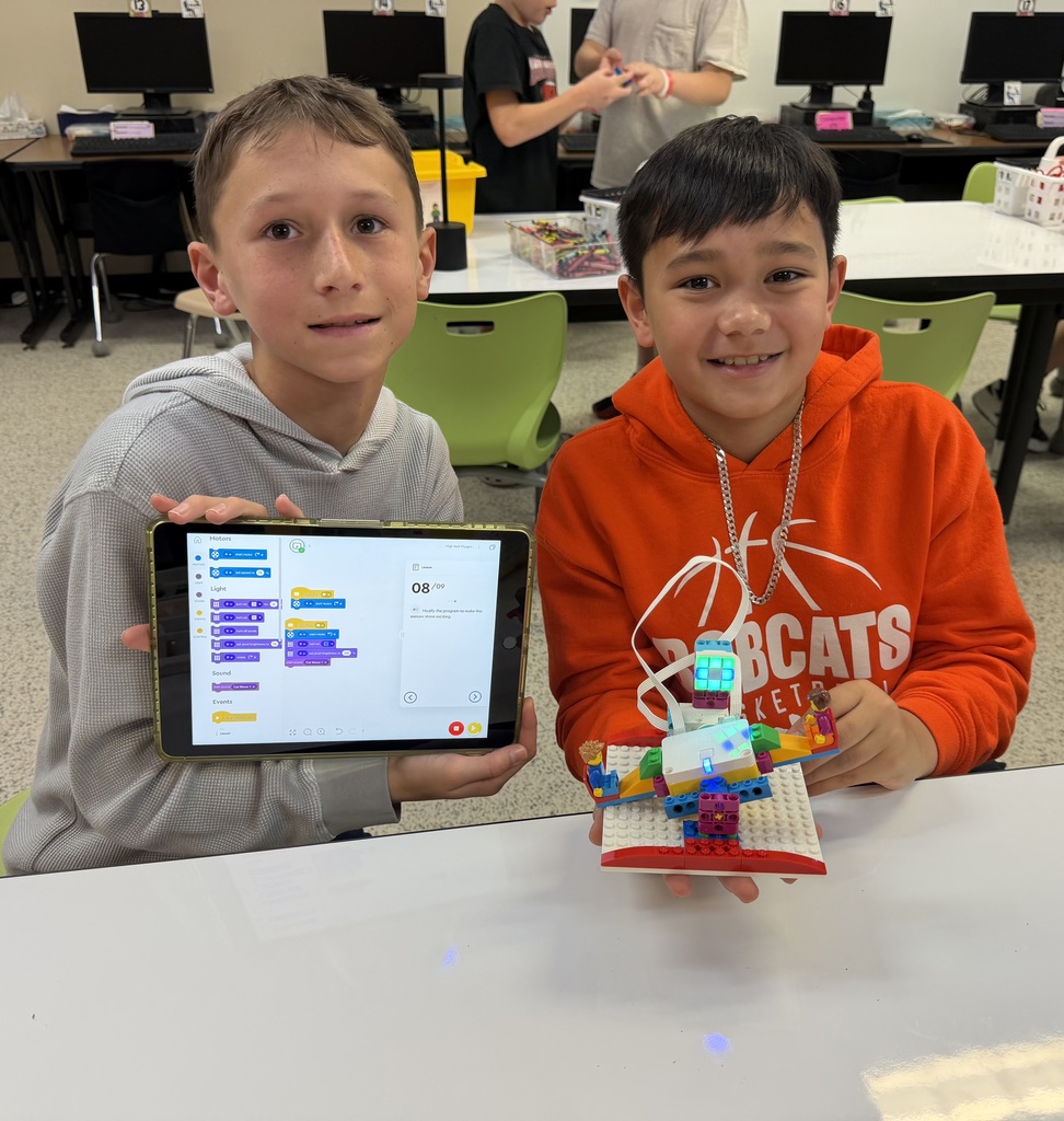 5th graders building