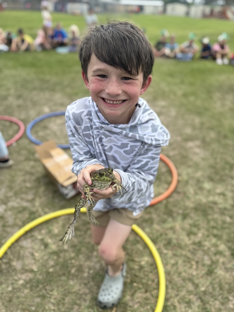 Students with Frogs