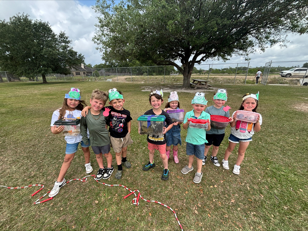 Students with Frogs