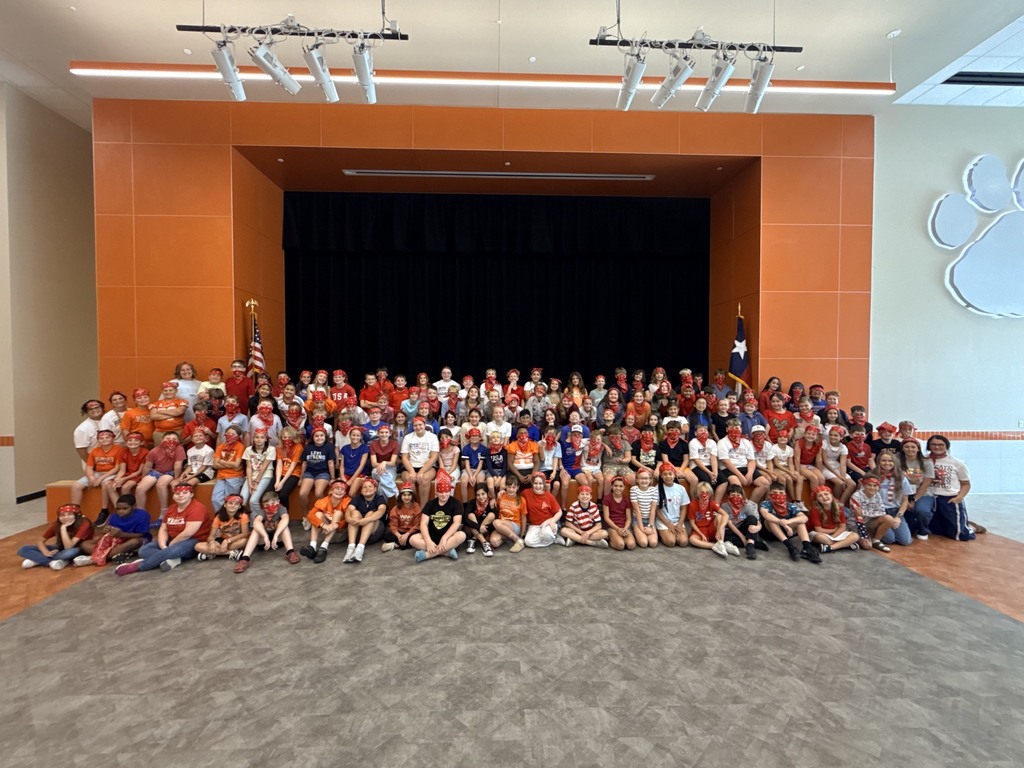 Red Bandana 5th Grade Group Picture