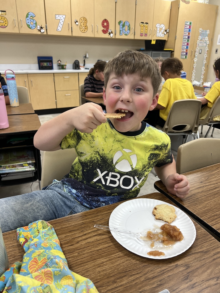Students with Apple Day Snack