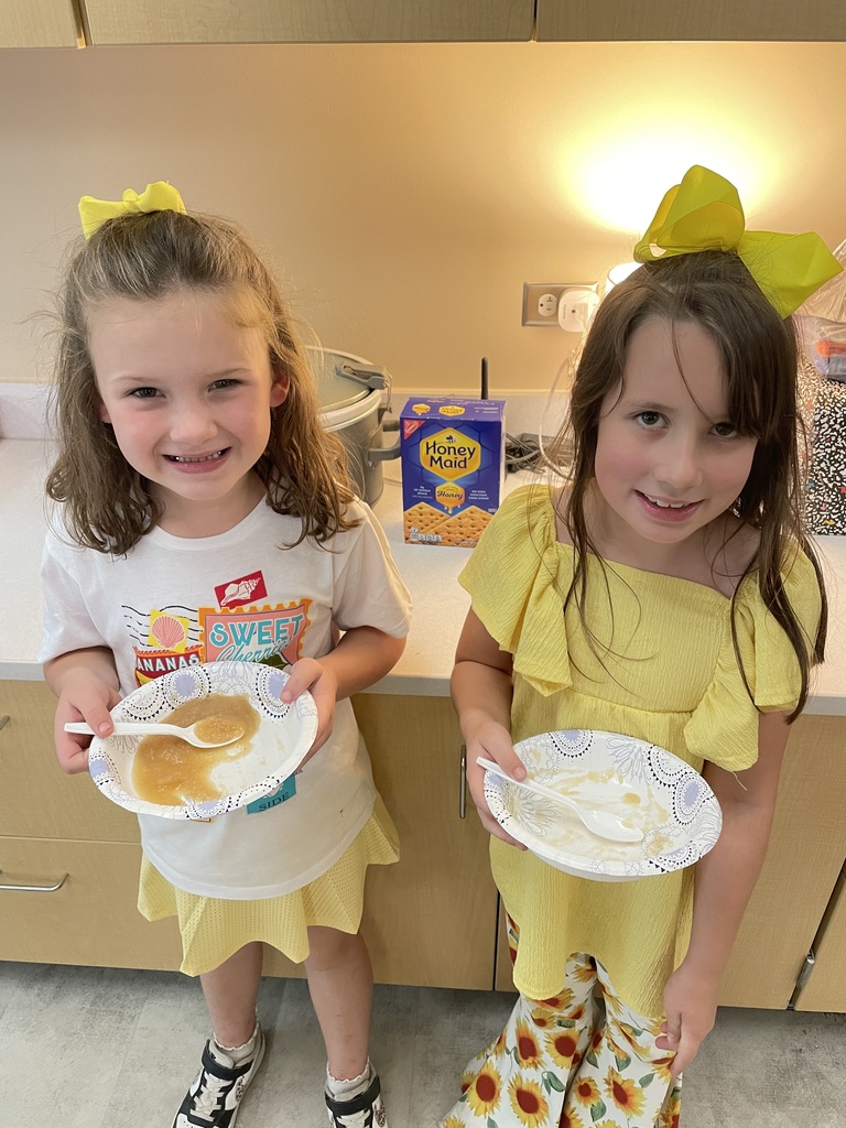 Students with Apple Day Snack