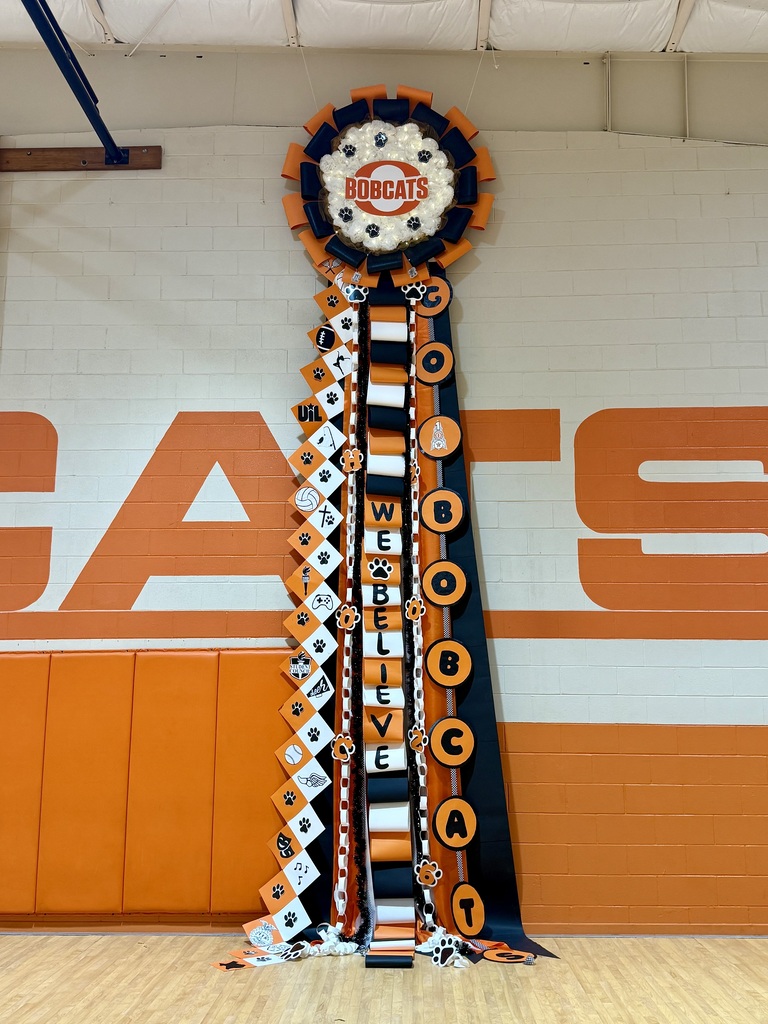 24 ft. Homecoming mum created by OJH students.