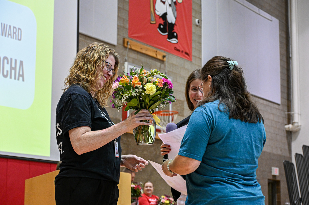 Bernardita Rocha accepting award