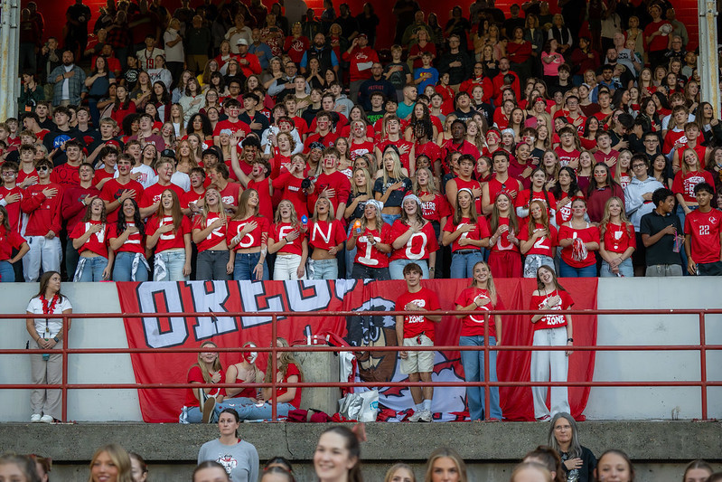 homecoming student fans