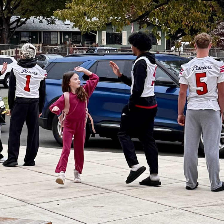 OCHS football team visits Gaffney Lane