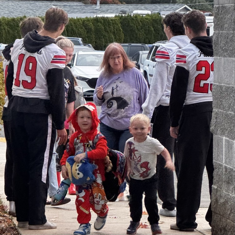 OCHS football team visits Gaffney Lane