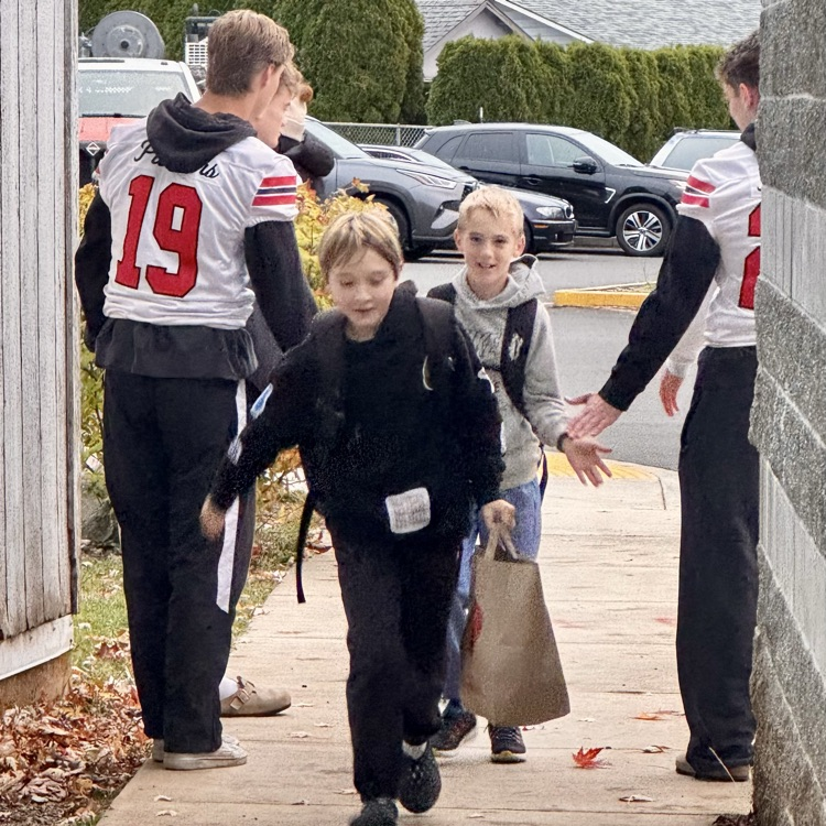 OCHS football team visits Gaffney Lane