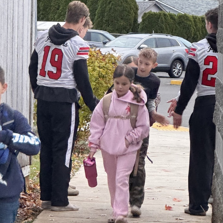 OCHS football team visits Gaffney Lane