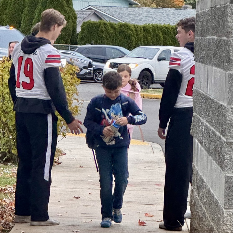 OCHS football team visits Gaffney Lane