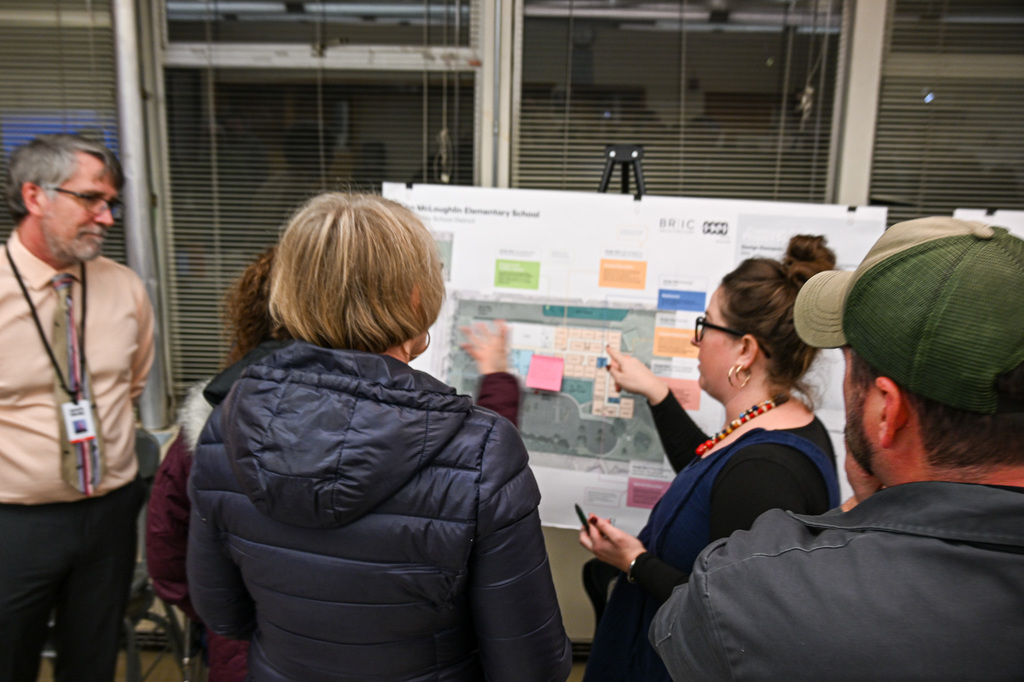 EDAG Members discussing the new conceptual designs