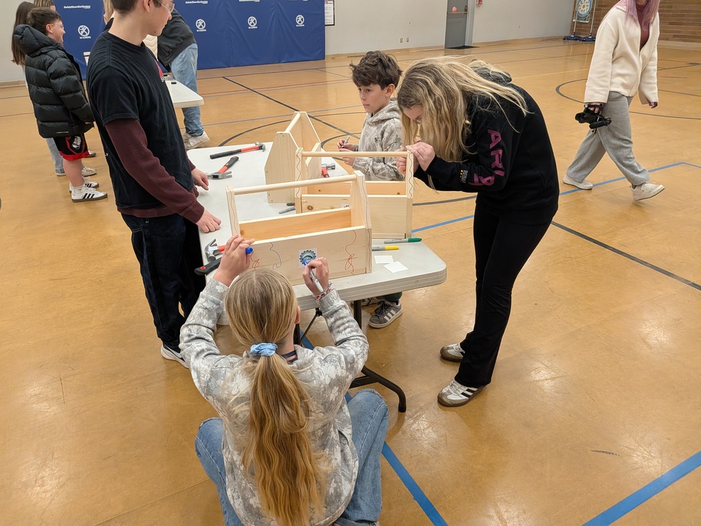 5th grade in OCSD built toolboxes with CAIS students