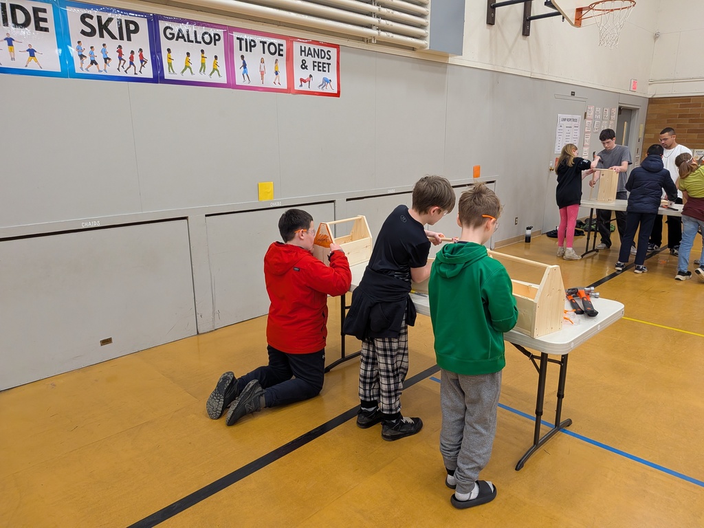 5th grade in OCSD built toolboxes with CAIS students