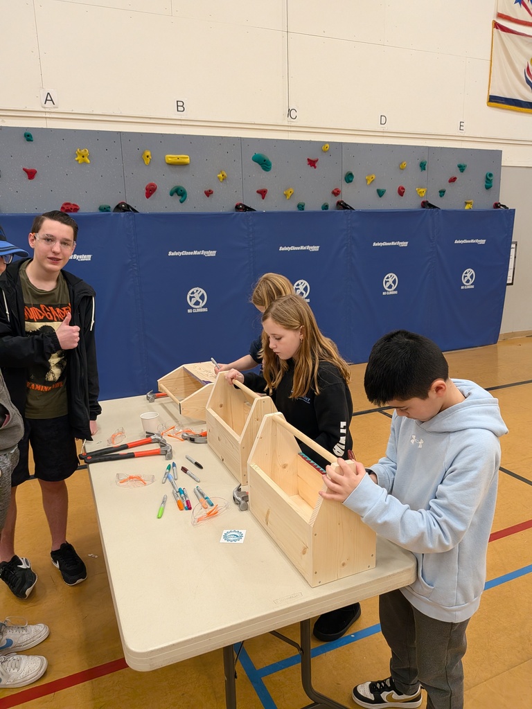 5th grade in OCSD built toolboxes with CAIS students