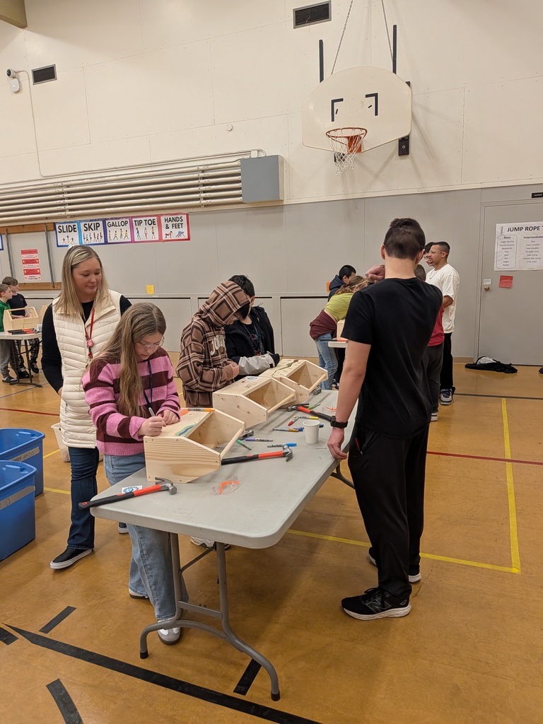 5th grade in OCSD built toolboxes with CAIS students