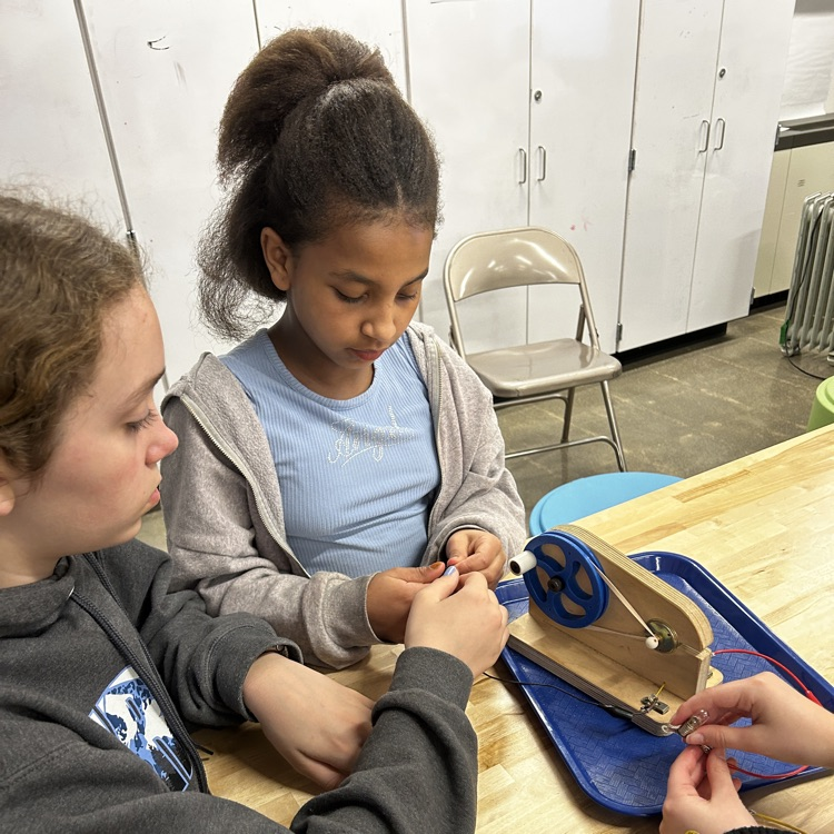 OMSI visited 5th graders