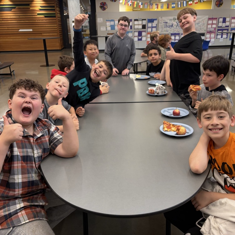 5th Graders tour Gardiner Middle School 