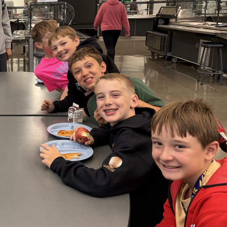 5th Graders tour Gardiner Middle School 