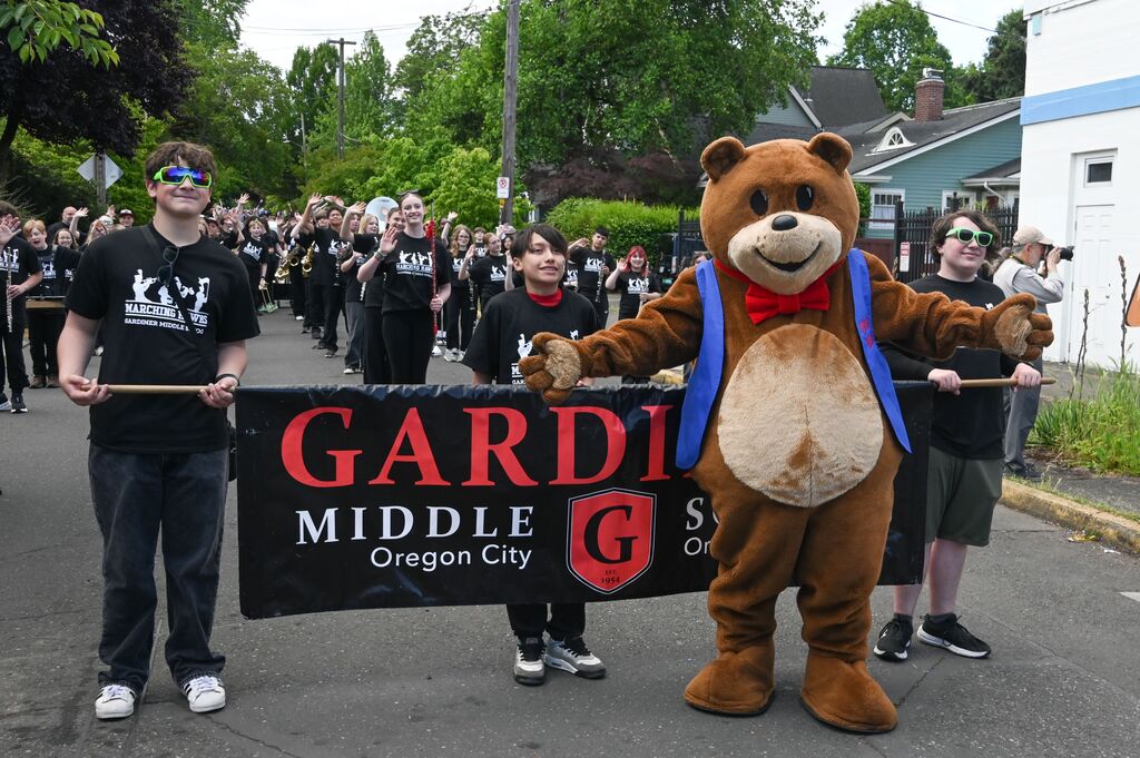 Gardiner Middle School Band with Fred Bear