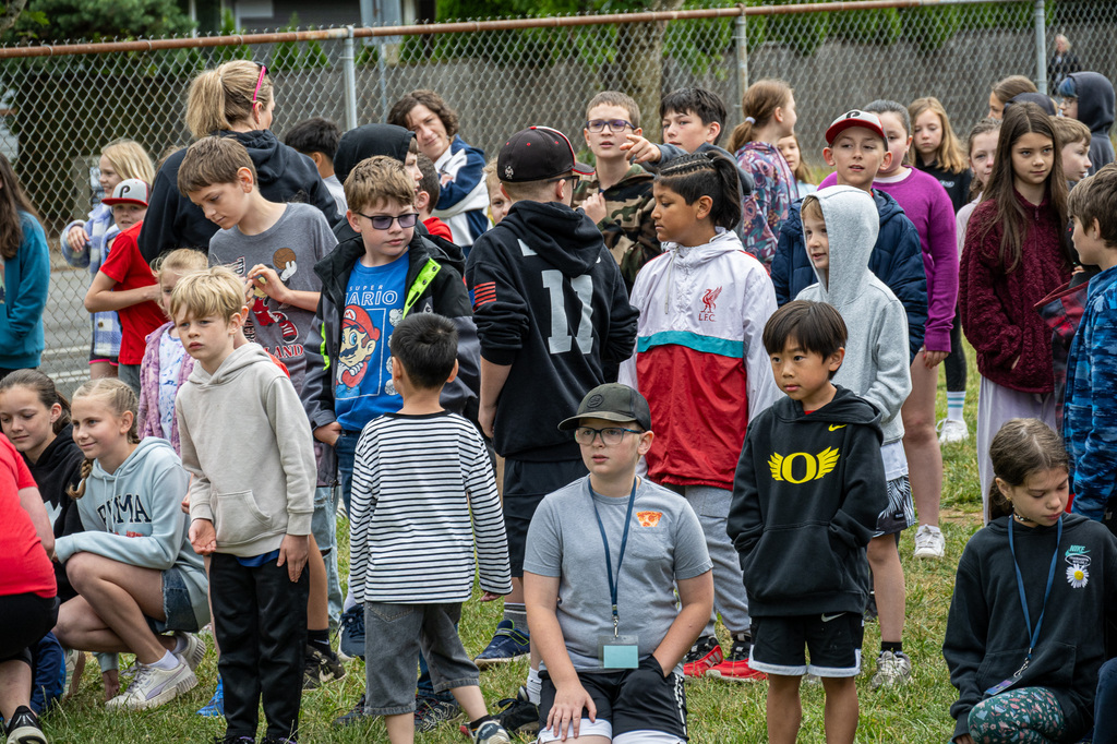A large group of elementary aged children