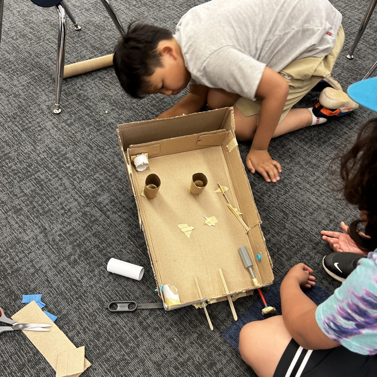5th graders build 